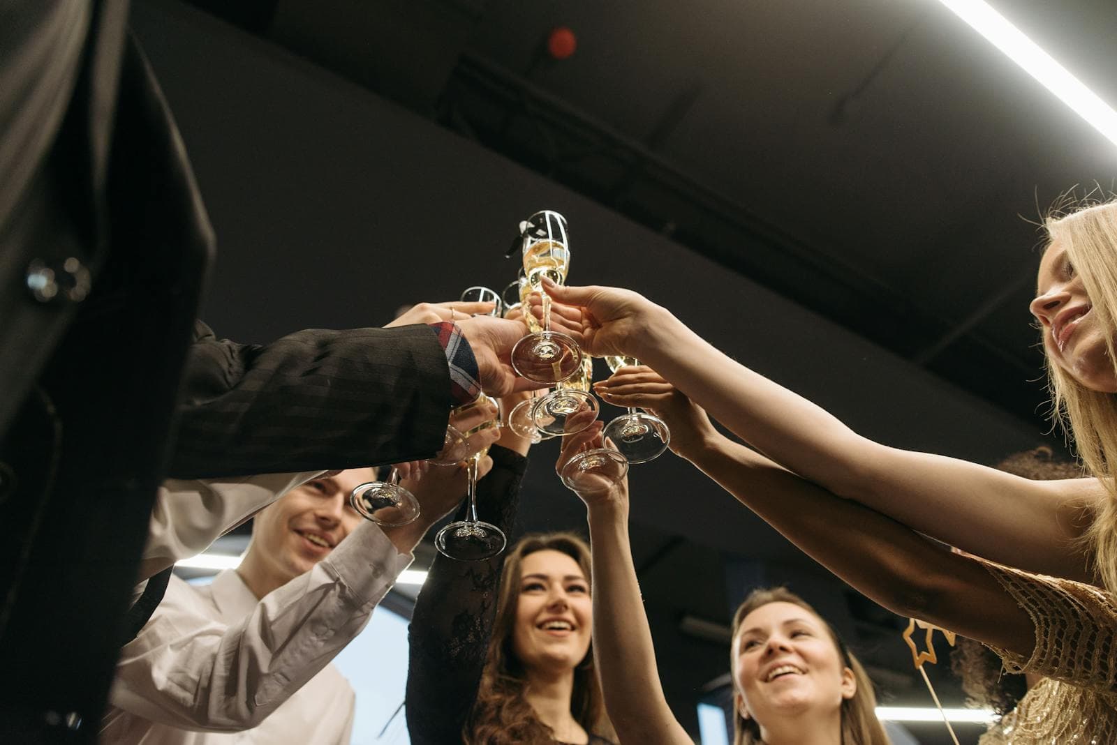 20 morsomme selskapsleker for voksne, pluss en ferdig julebord-quiz