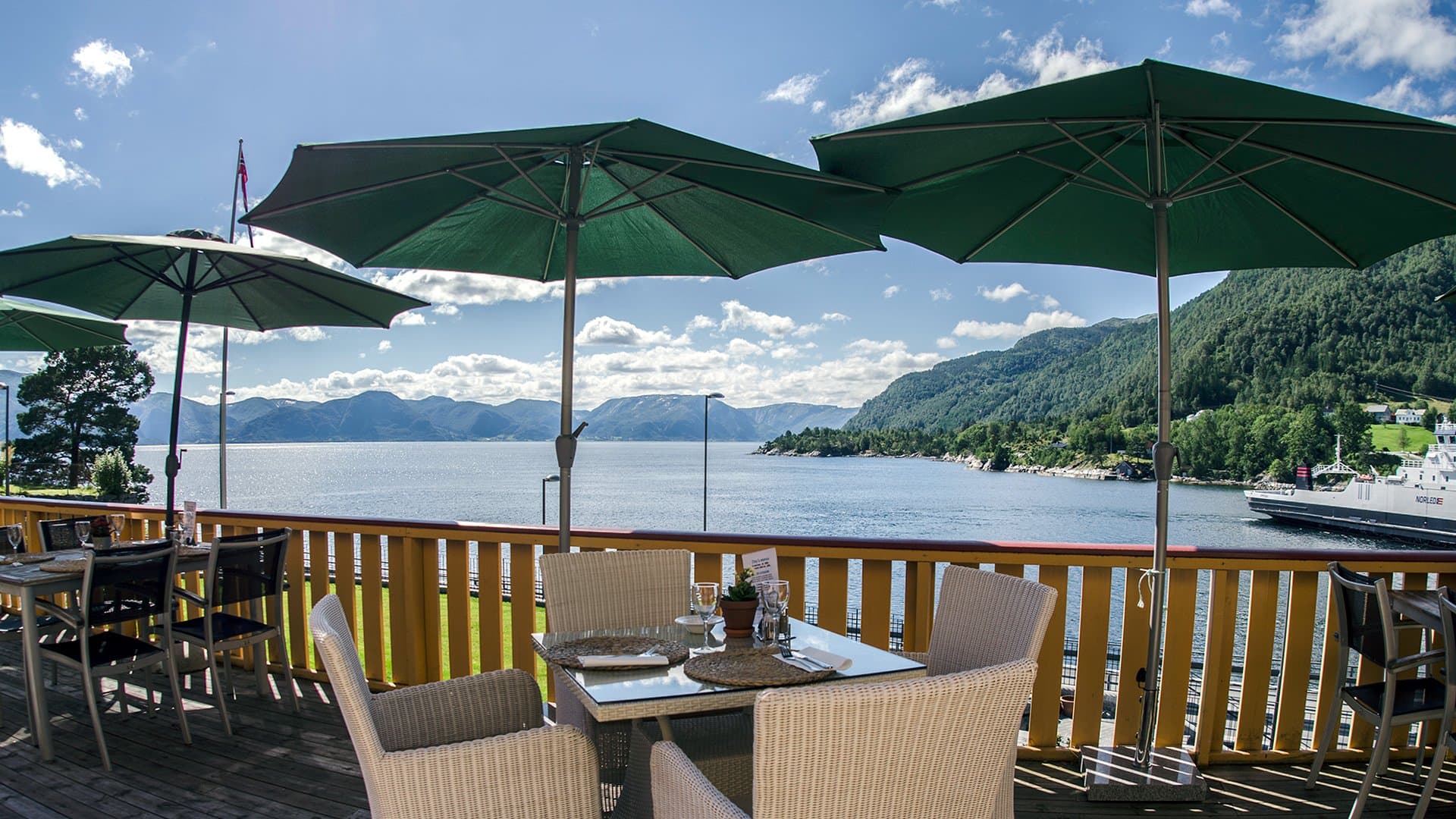 Lavik Fjord Hotel & Apartments bilde 1