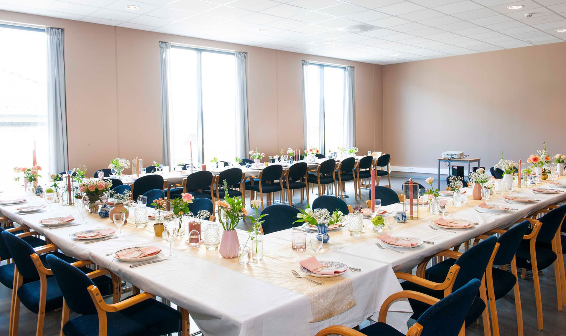 Hallen og Huset - Julebygdhallen - Julebygda Grendahus bilde 2