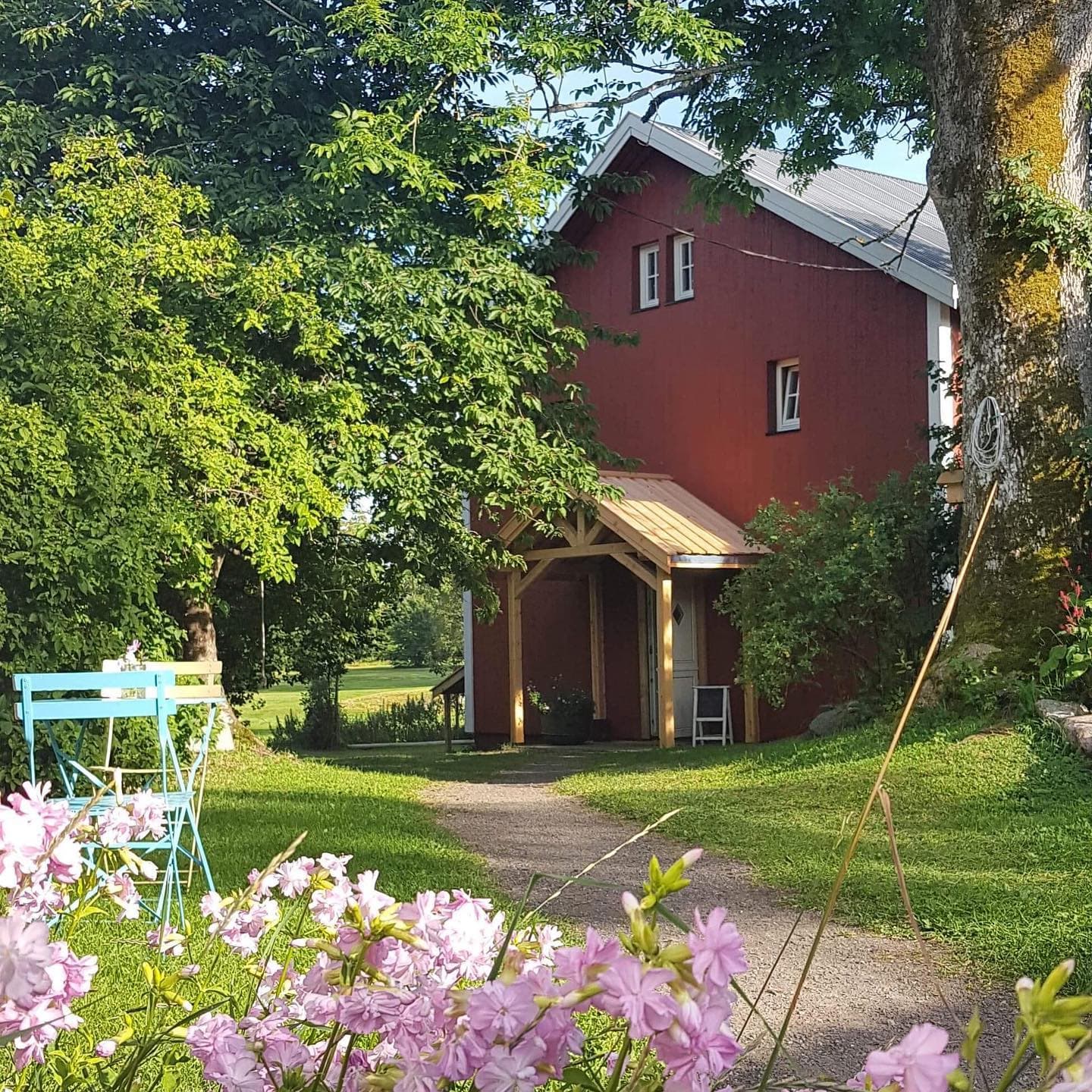 Mellom Rød gård bilde 6