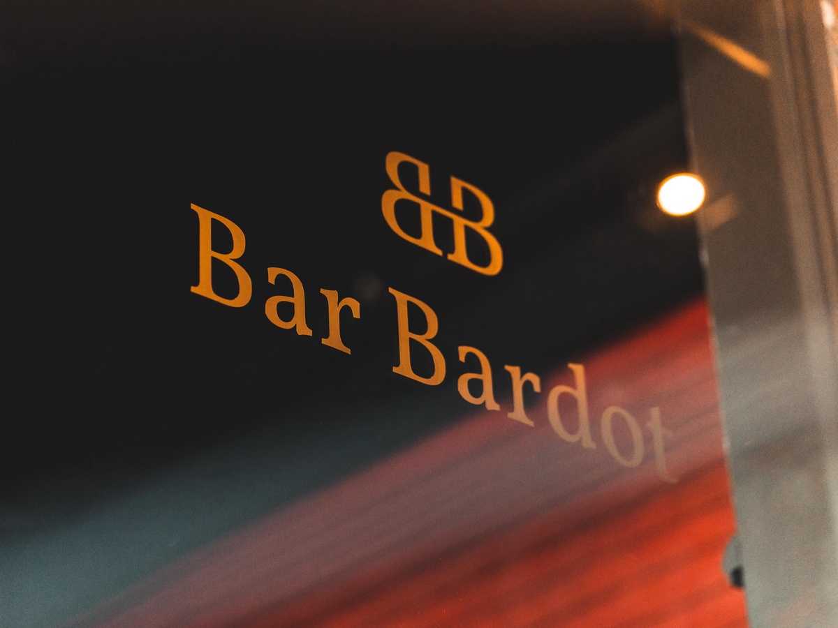Bilde av Bar Bardot 