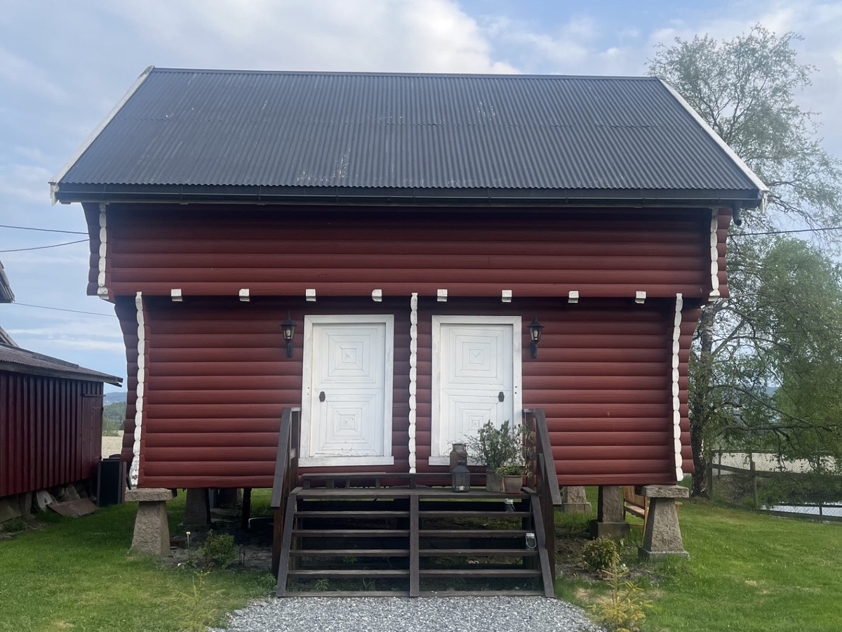 Bilde av Stabburet på Skolsegg